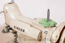 Load image into Gallery viewer, Singer Featherweight 221 Sewing Machine, TAN JE150***