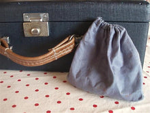 Load image into Gallery viewer, Singer Fashion Aids Attachments Case (Vintage Original)