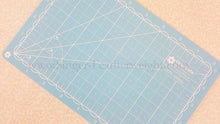 Load image into Gallery viewer, Cutting Mat, MINI 5" x 8" Lori Holt Reversible (Pink & Blue)