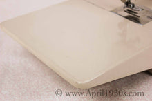 Load image into Gallery viewer, Singer Featherweight 221 Sewing Machine, TAN JE150***