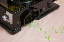 Load image into Gallery viewer, Singer Featherweight 221 Sewing machine, 1933 AD545***
