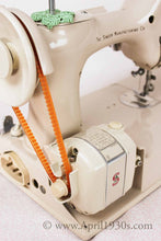 Load image into Gallery viewer, Singer Featherweight 221 Sewing Machine, TAN JE150***
