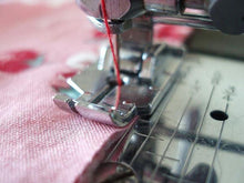 Load image into Gallery viewer, Quarter Inch (1/4") Foot, Patchwork Piecing Quilting - Low