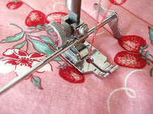 Load image into Gallery viewer, Quarter Inch (1/4") Foot, Patchwork Piecing Quilting - Low