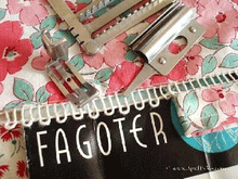 Load image into Gallery viewer, Fagoter Singercraft, Singer (Vintage Original)