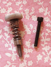 Load image into Gallery viewer, Pinking Attachment, Singer (Vintage Original)