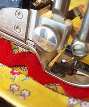 Load image into Gallery viewer, Blind Stitch Attachment, Singer (Vintage Original)