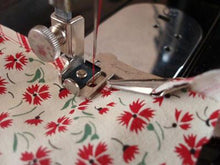Load image into Gallery viewer, Pinker / Pinking Blade, Singer (Vintage Original)