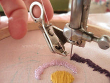 Load image into Gallery viewer, Arrasene Embroidery & Darning Foot, Singer (Vintage Original)