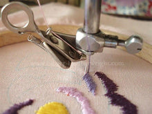 Load image into Gallery viewer, Arrasene Embroidery & Darning Foot, Singer (Vintage Original)