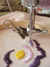 Load image into Gallery viewer, Arrasene Embroidery & Darning Foot, Singer (Vintage Original)