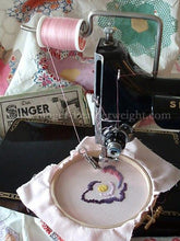 Load image into Gallery viewer, Arrasene Embroidery & Darning Foot, Singer (Vintage Original)