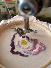 Load image into Gallery viewer, Arrasene Embroidery & Darning Foot, Singer (Vintage Original)