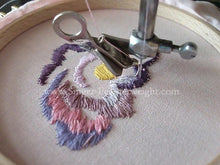 Load image into Gallery viewer, Arrasene Embroidery & Darning Foot, Singer (Vintage Original)