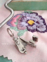 Load image into Gallery viewer, Arrasene Embroidery & Darning Foot, Singer (Vintage Original)