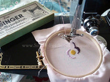 Load image into Gallery viewer, Arrasene Embroidery & Darning Foot, Singer (Vintage Original)