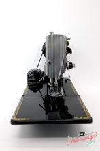 Load image into Gallery viewer, Singer Featherweight 222K Sewing Machine EJ620***