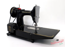 Load image into Gallery viewer, Singer Featherweight 222K Sewing Machine EJ620***