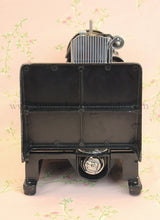 Load image into Gallery viewer, Singer Featherweight 222K Sewing Machine EJ913***