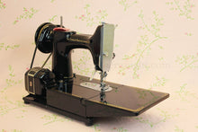 Load image into Gallery viewer, Singer Featherweight 222K Sewing Machine EJ913***