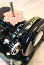 Load image into Gallery viewer, Singer Featherweight 222K Sewing Machine EJ913***