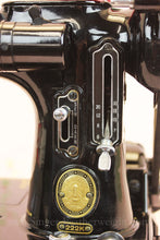 Load image into Gallery viewer, Singer Featherweight 222K Sewing Machine EJ913***