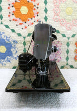 Load image into Gallery viewer, Singer Featherweight 222K Sewing Machine EK636***