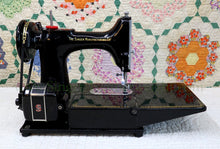Load image into Gallery viewer, Singer Featherweight 222K Sewing Machine EM9611**