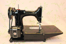 Load image into Gallery viewer, Singer Featherweight 222K Sewing Machine EM6046**