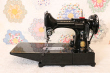 Load image into Gallery viewer, Singer Featherweight 222K Sewing Machine EJ617***