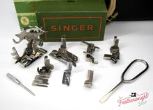 Load image into Gallery viewer, Singer Featherweight 222K Sewing Machine EM960***