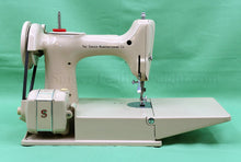 Load image into Gallery viewer, Singer Featherweight 221J Sewing Machine, TAN ES658***