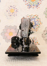 Load image into Gallery viewer, Singer Featherweight 221 Sewing machine, 1935 AD945***