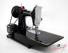 Load image into Gallery viewer, Singer Featherweight 222K Sewing Machine EM9618**