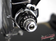 Load image into Gallery viewer, Singer Featherweight 222K Sewing Machine EK6340**