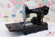 Load image into Gallery viewer, Singer Featherweight 222K Sewing Machine EL184***