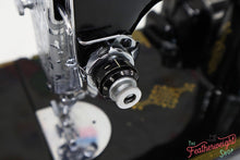 Load image into Gallery viewer, Singer Featherweight 221K Sewing Machine, French EF909***