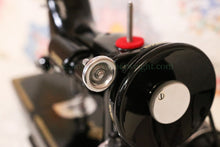 Load image into Gallery viewer, Singer Featherweight 221 Sewing Machine, AL416***