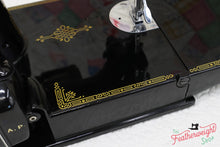 Load image into Gallery viewer, Singer Featherweight 221K Sewing Machine, French EF909***