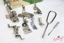 Load image into Gallery viewer, Singer Featherweight 222K Sewing Machine EK3212**