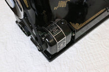 Load image into Gallery viewer, Singer Featherweight 221 Sewing machine, 1933 AD541***