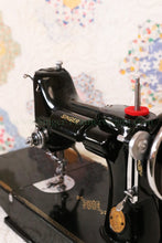 Load image into Gallery viewer, Singer Featherweight 221 Sewing machine, 1933 AD541***