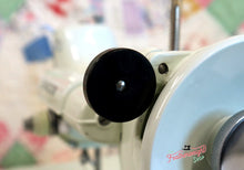 Load image into Gallery viewer, Singer Featherweight 221K Sewing Machine, WHITE EV9057**