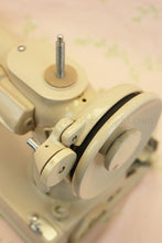 Load image into Gallery viewer, Singer Featherweight 221 Sewing Machine, TAN ES878***