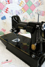 Load image into Gallery viewer, Singer Featherweight 221K Sewing Machine, EH629***