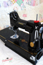 Load image into Gallery viewer, Singer Featherweight 221 Sewing machine, 1935 AD880***