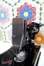 Load image into Gallery viewer, Singer Featherweight 222K Sewing Machine EK6362**