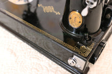Load image into Gallery viewer, Singer Featherweight 221 Sewing machine, 1933 AD541***
