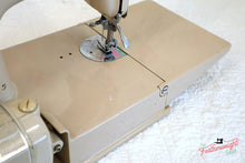 Load image into Gallery viewer, Singer Featherweight 221 Sewing Machine, TAN ES876***