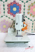 Load image into Gallery viewer, Singer Featherweight 221K Sewing Machine, WHITE EV942***